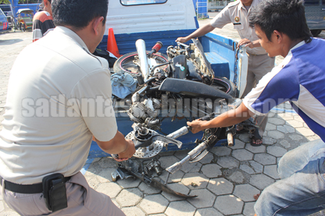 HANCUR - Kondisi motor korban saat diamankan di Mako Zebra Kebumen
